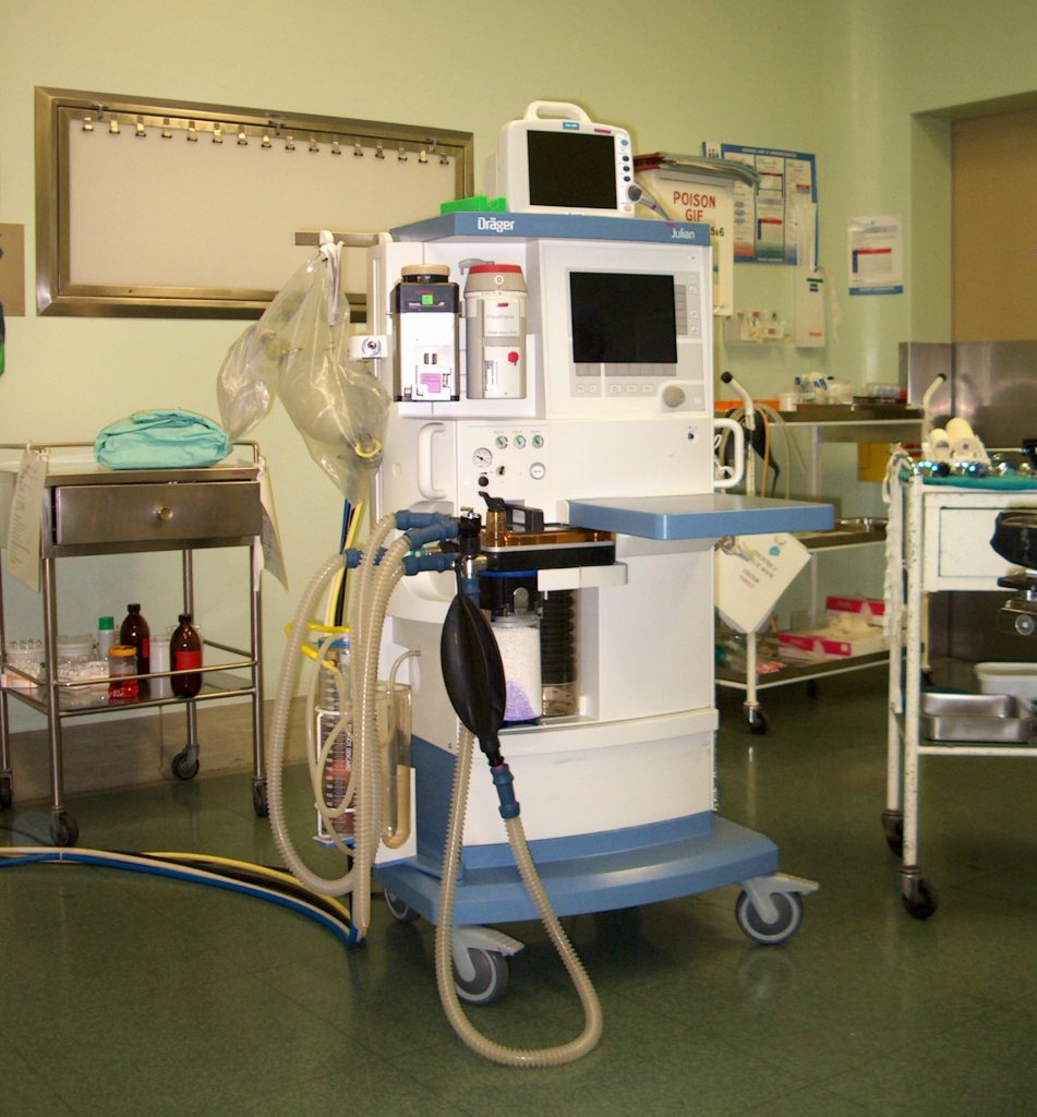 anaesthetic-machine-1468043-951x1024