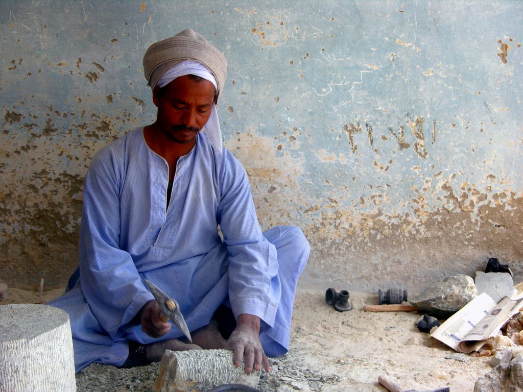 worker-from-luxor-1241068