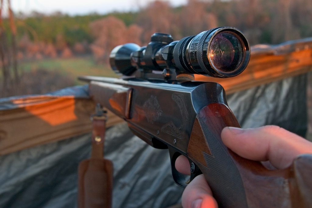 rifle-scope-1-1576601-1024x683