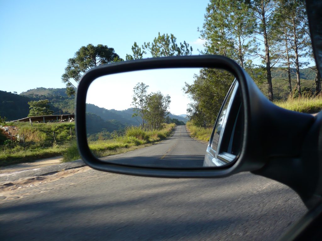 road-on-rear-view-mirror-1362231-1024x768