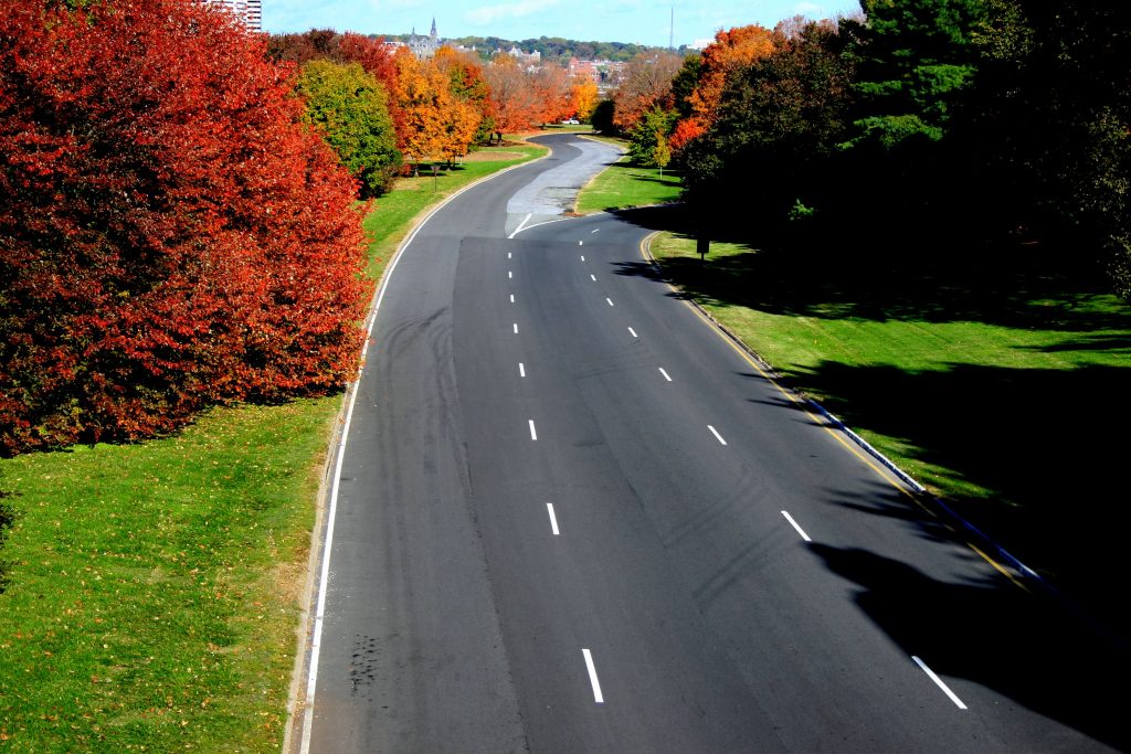 autumn-highway-1186821-1024x683