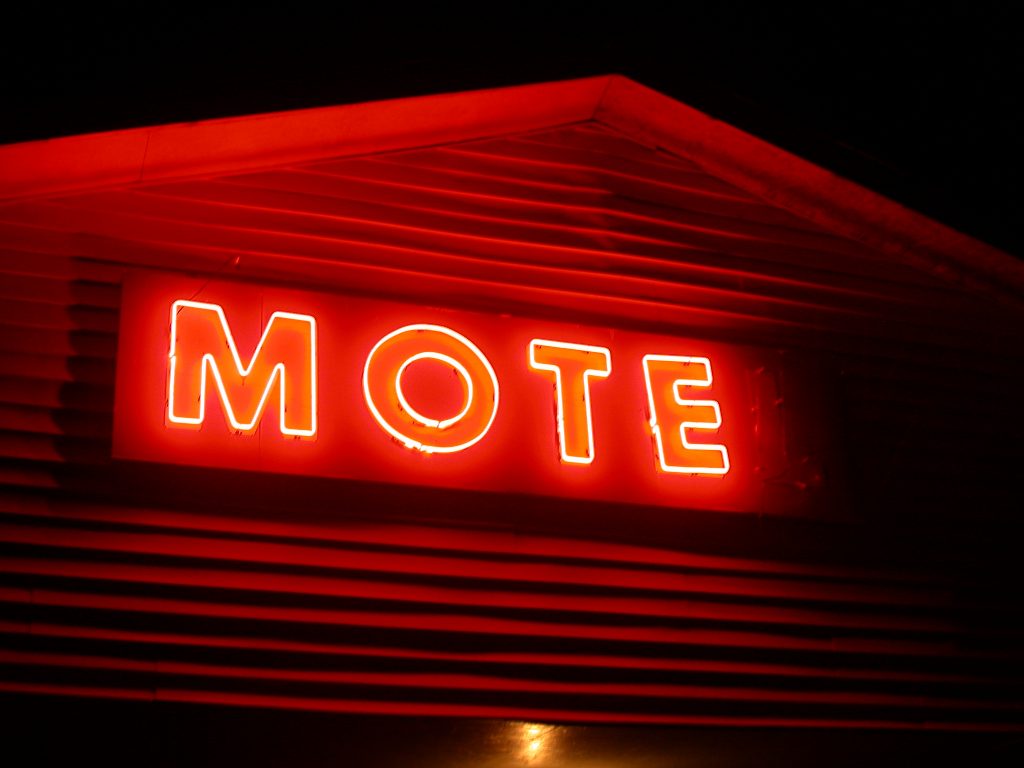 motel-sign-1258206-1024x768