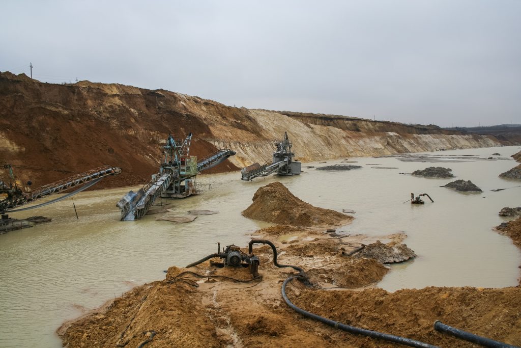 the-flooded-clay-quarry-1636282-1024x683