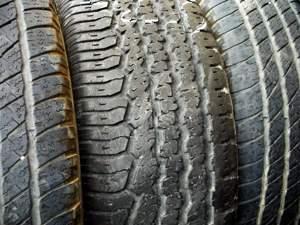 rack-of-tires-1187131-1024x768