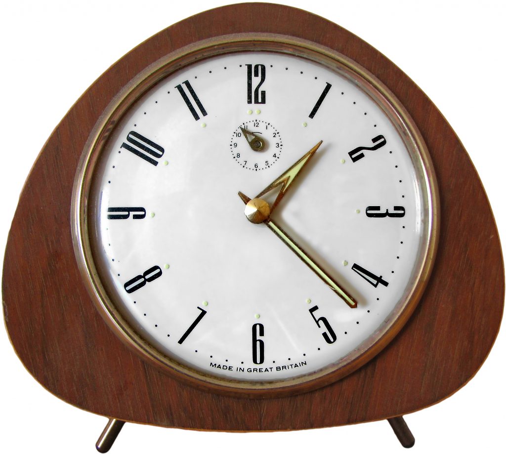 retro-clock-1422611-1024x919