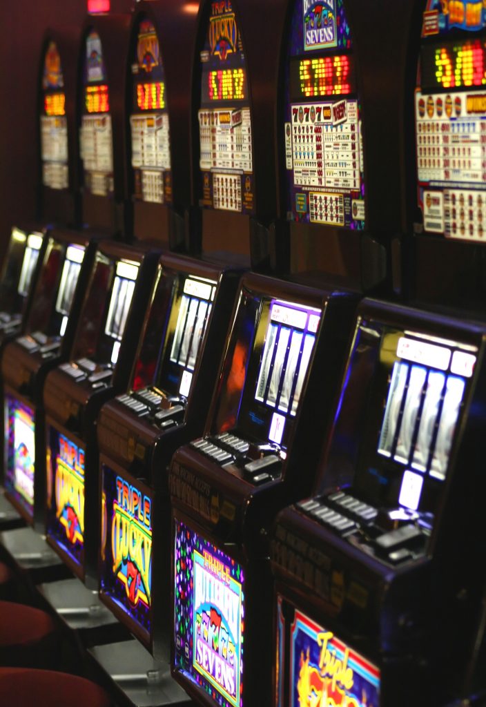 slot-machines-1417312-704x1024