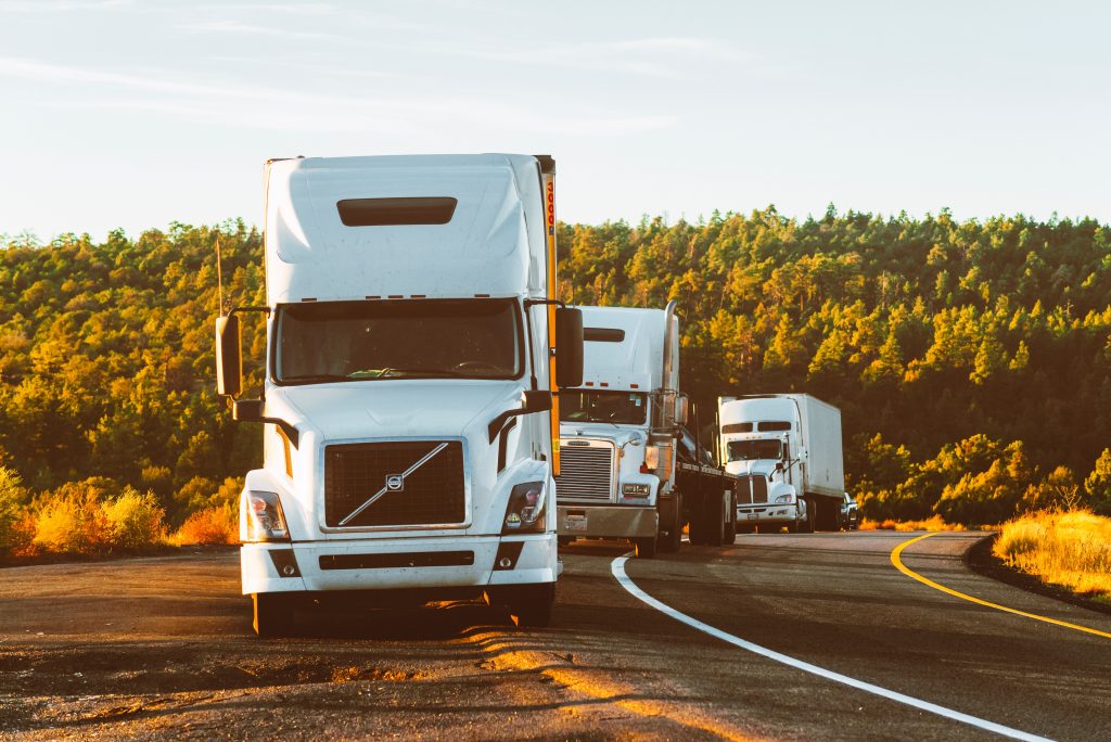 white-volvo-semi-truck-on-side-of-road-2199293-1024x684