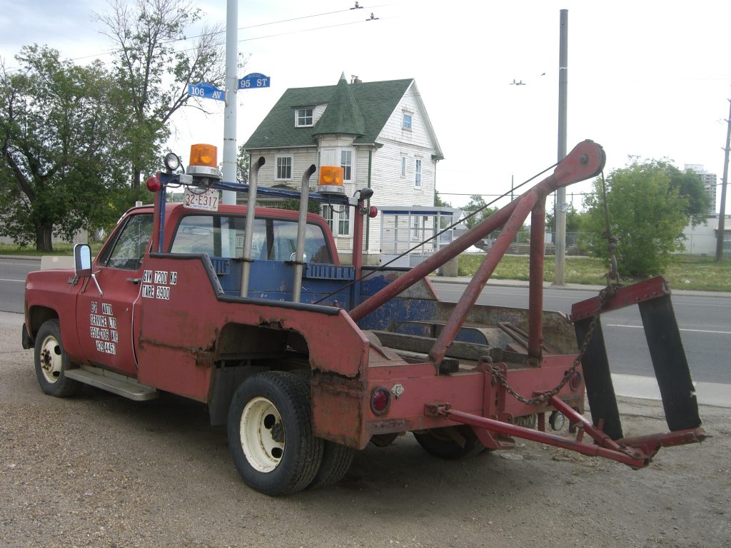 1980s_style_tow_truck-1024x768