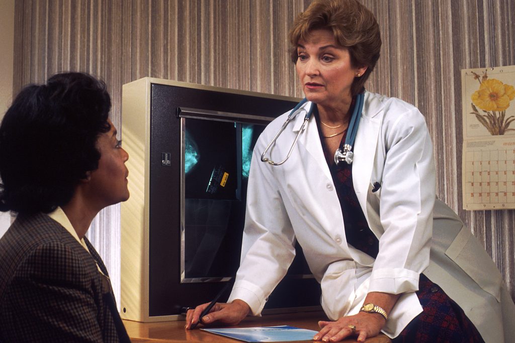 doctor_consults_with_patient_0-1024x683