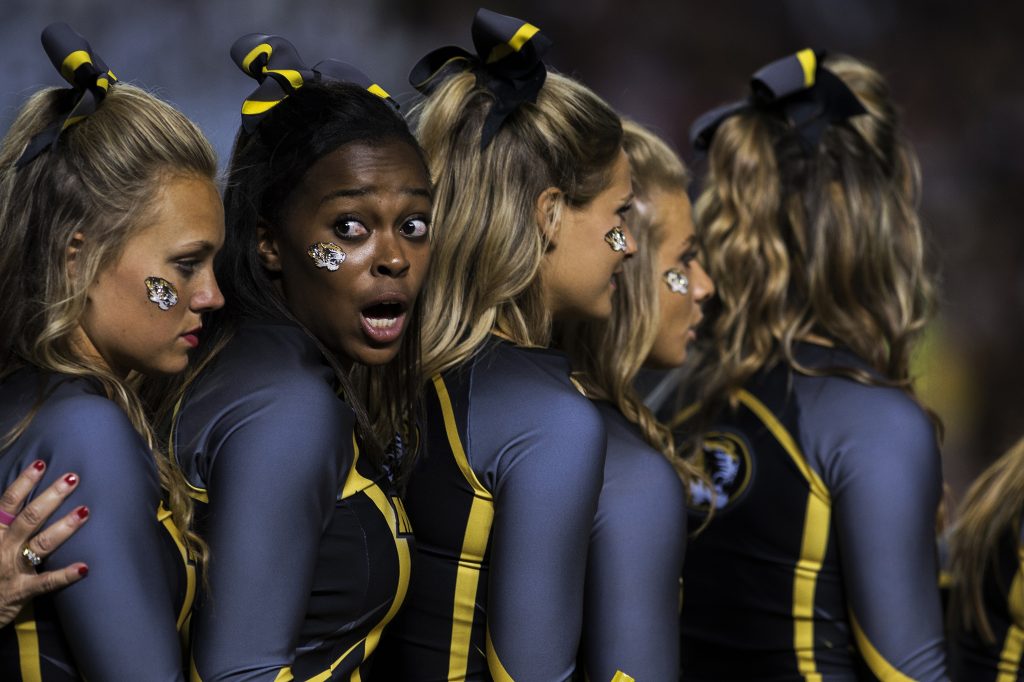 cheerleaders_college_girls_sports-1024x682